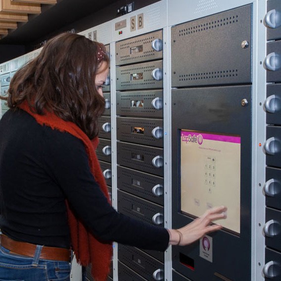 self-service locker for laptops, tablets: Login at screen